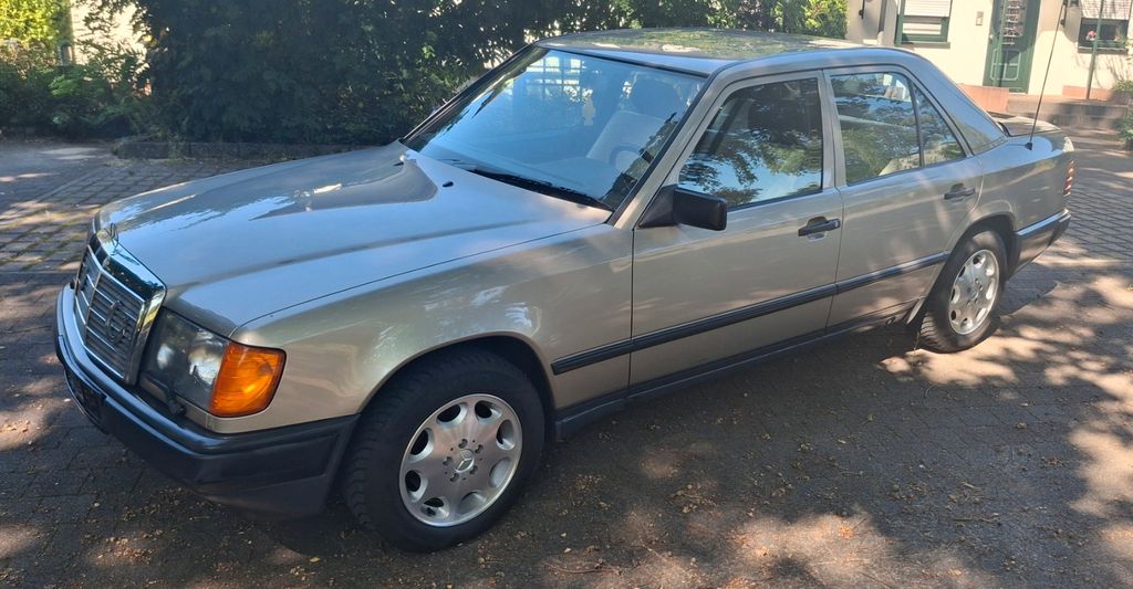 Bild des Angebotes Mercedes-Benz 230