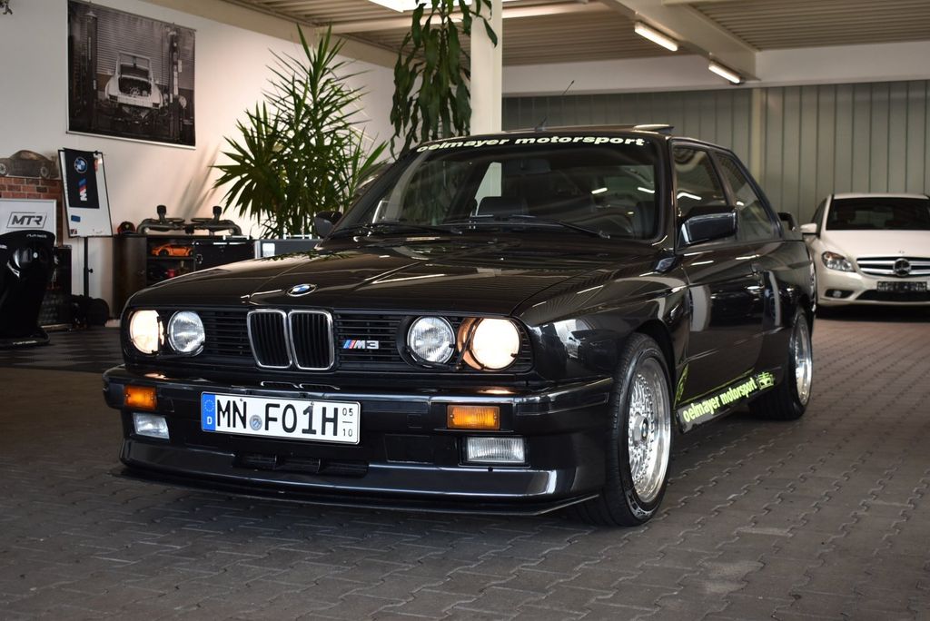 BMW M3 E30 Deutsches Fahrzeug Leder Schiebedach