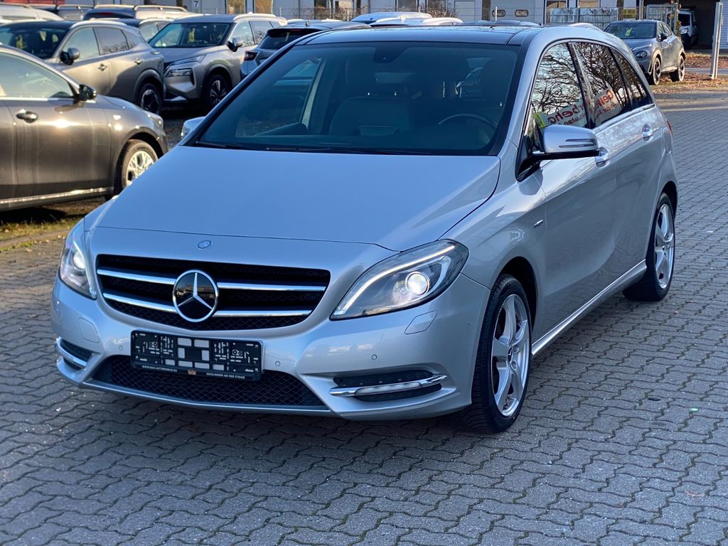 Bild des Angebotes Mercedes-Benz B 200 BlueEff.7G DCT.Pano.AHK-Schwenk.NightPaket