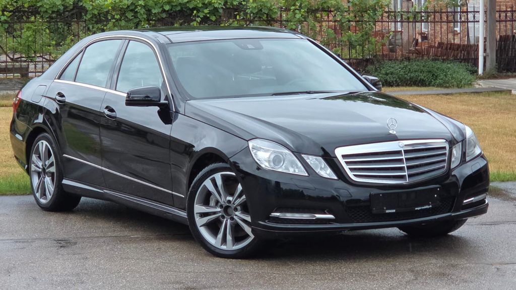 Bild des Angebotes Mercedes-Benz E 350 CDI BlueEFFICIENCY AVANTGARDE AVANTGARDE