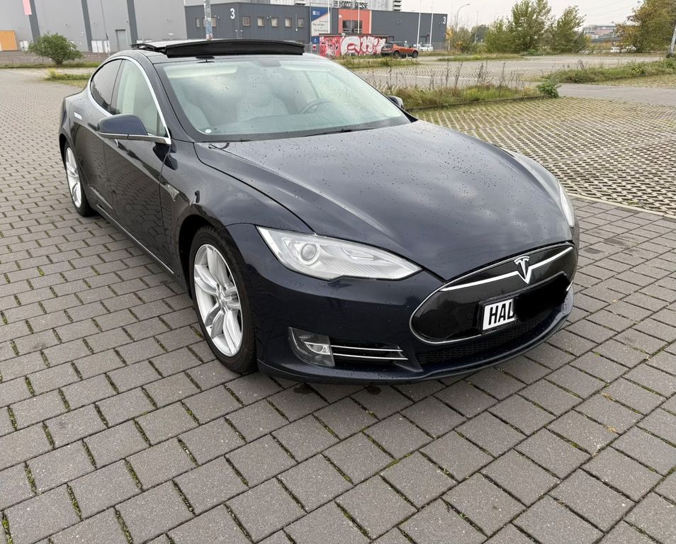 Tesla Model S 85 SC01 Free Supergarger Free LTE