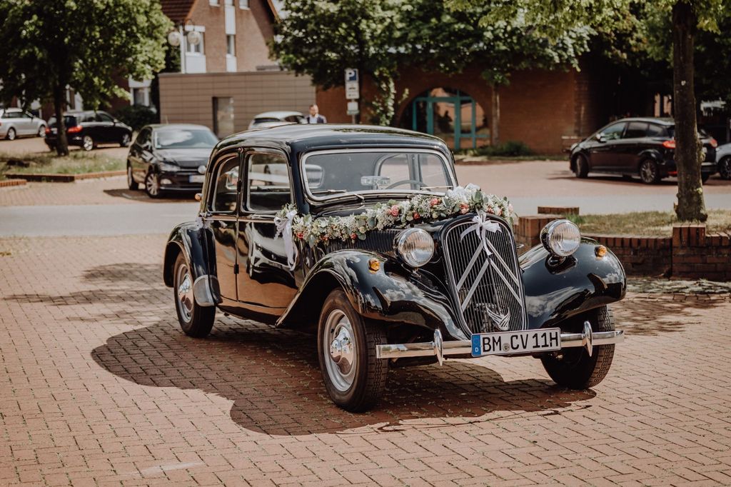 Bild des Angebotes Citroën Oldtimer 11 CV
