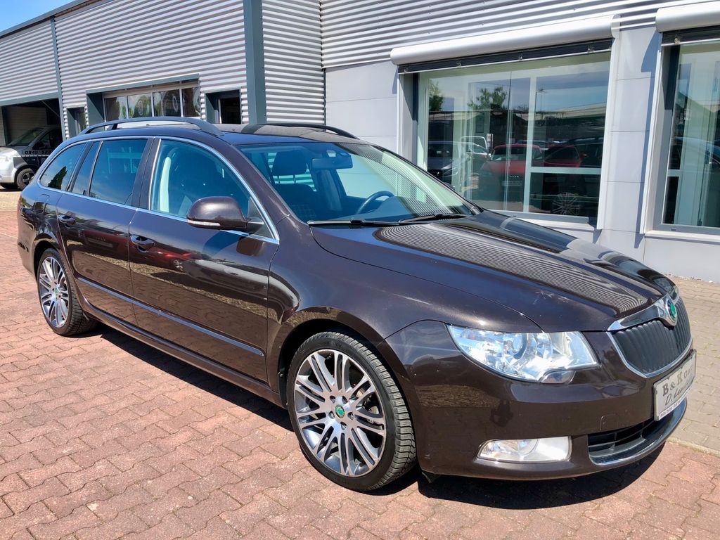 Bild des Angebotes Skoda Superb Combi Family/Sitzhz/Navi/Tempomat/Xenon