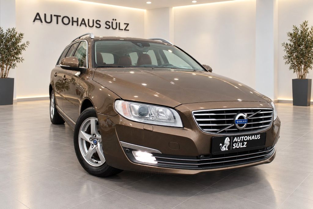 Bild des Angebotes Volvo V70 Kombi D4 Inscription/Auto./Leder/Navi/AHK