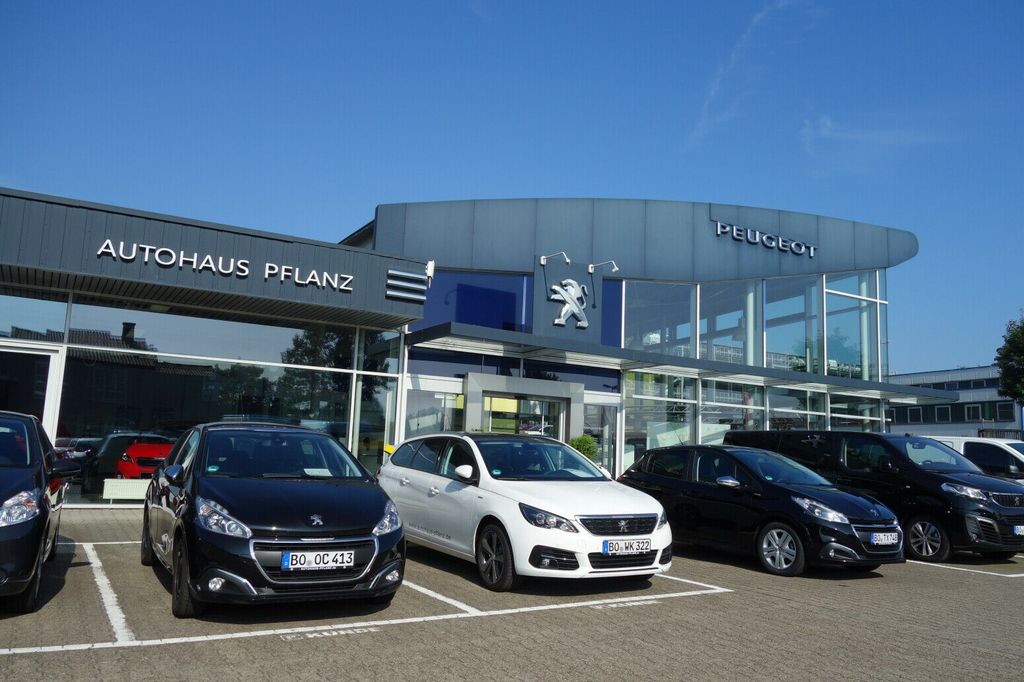 Bild des Angebotes Peugeot 208 Allure Hybrid 110 e-DSC6 *SICHT&NAVI-PAKE...