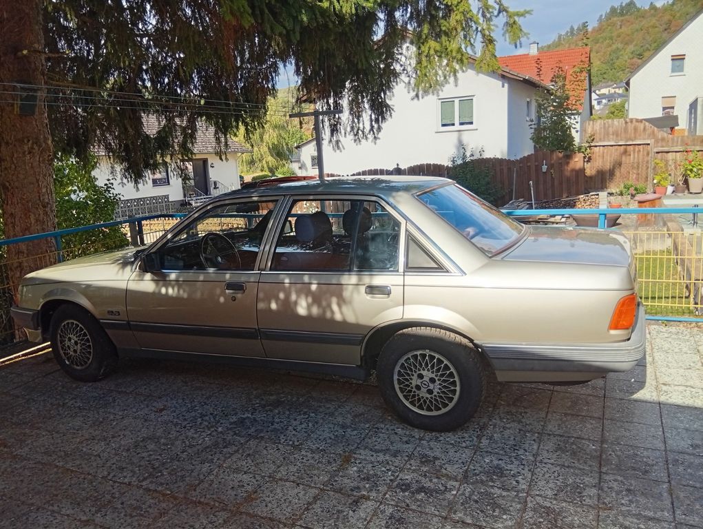 Opel Rekord-GL - restaurierungsbedürftig