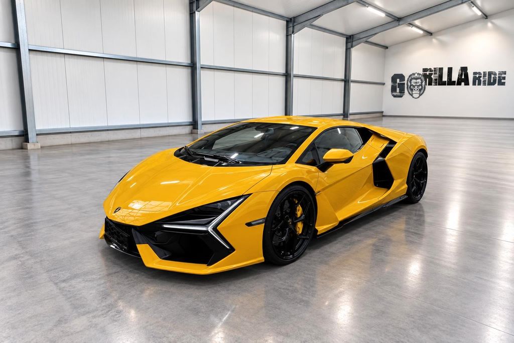 Lamborghini Revuelto