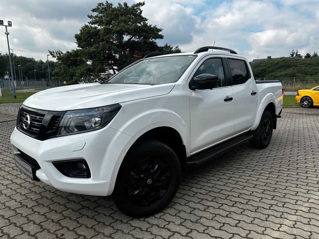 Nissan Navara NP300 N-Guard Double Cab 4x4