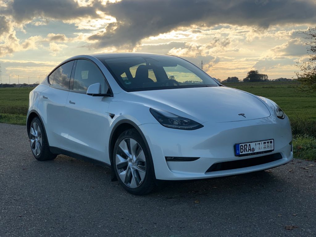 Bild des Angebotes Tesla Model Y Long Range AWD Koni Modelljahr 2023