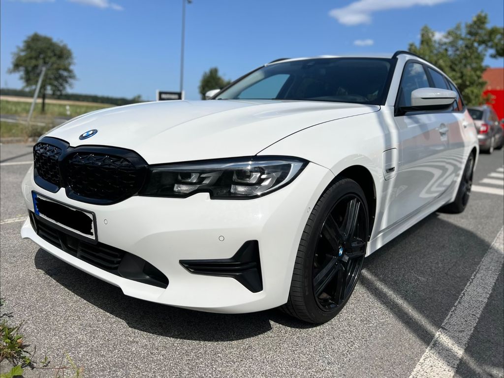 Bild des Angebotes BMW 330e Touring (G21) Advantage Automatic