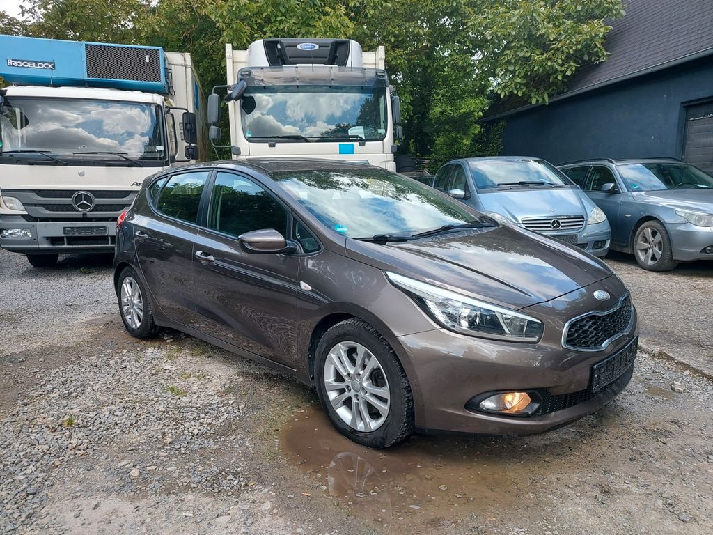 Bild des Angebotes Kia Ceed 1.4 crd Edition 7  Klima&SHZ&1 Hand