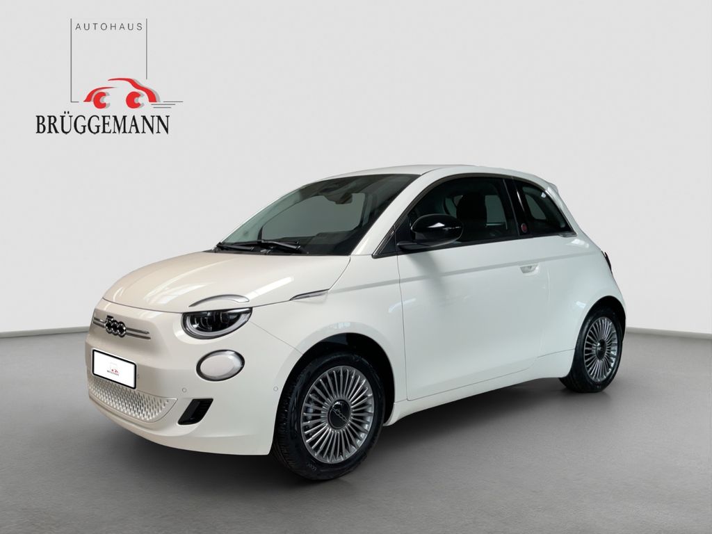 Bild des Angebotes Fiat 500e + Komfort Paket, Style Paket