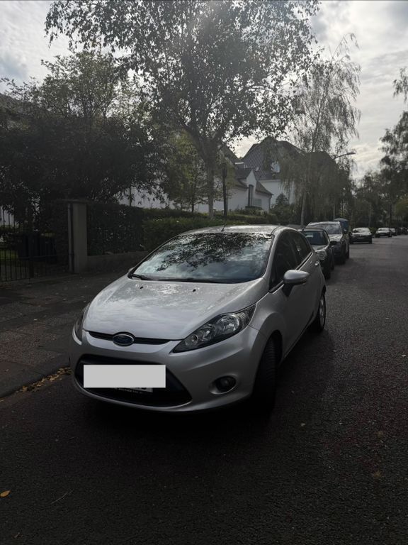 Bild des Angebotes Ford Fiesta 1,25 60kW / TÜV NEU (03/2028) / GEPFLEGT