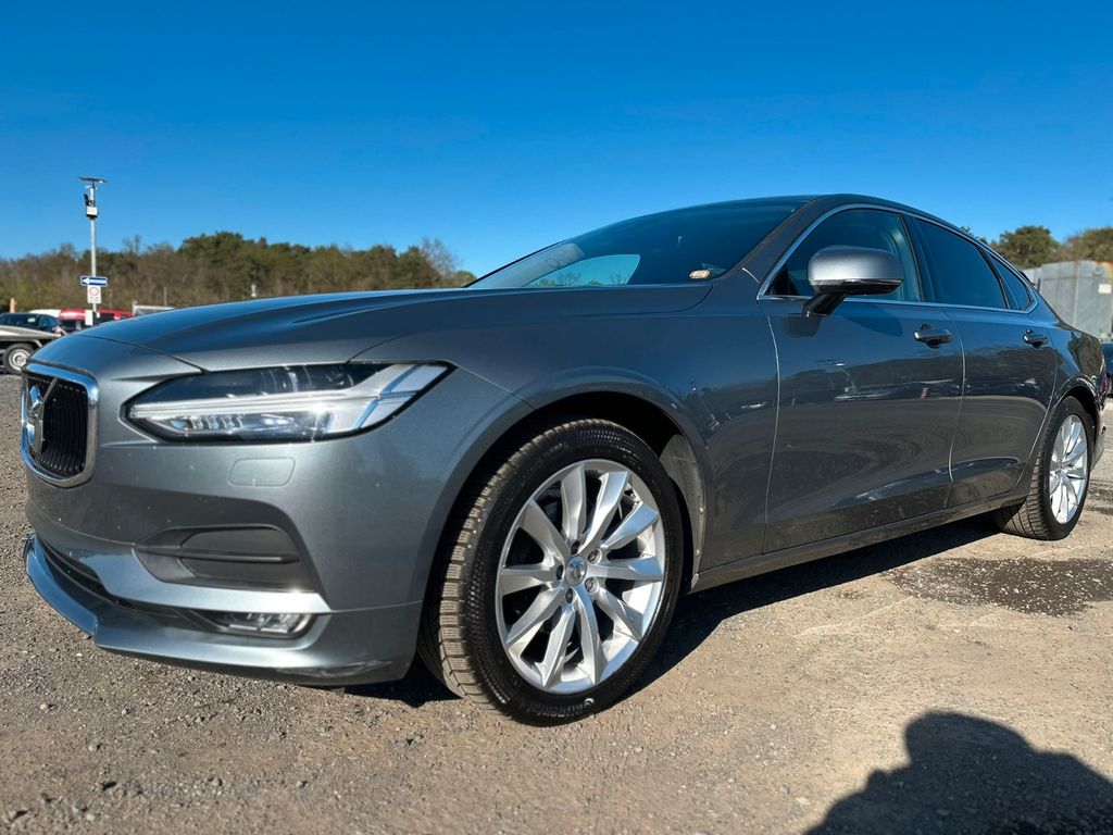 Bild des Angebotes Volvo S90 Lim. Momentum 2,0 Leder,Navi,Xenon,LED,PDC,A