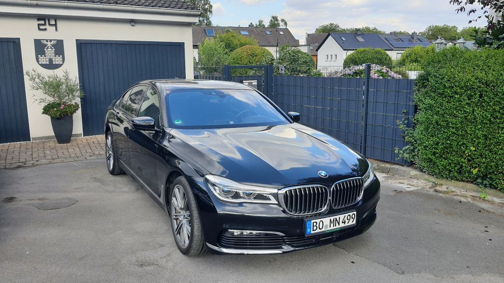 Bild des Angebotes BMW 750i xDrive Individual *Massage,Soft-Close*