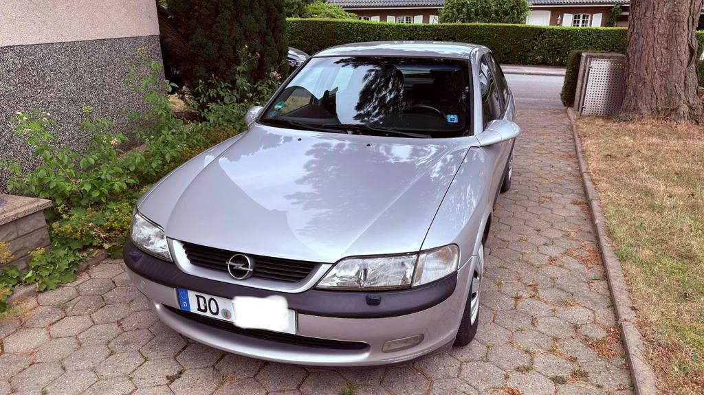 Bild des Angebotes Opel Vectra 1.8 16V Sport Sport Irmscher