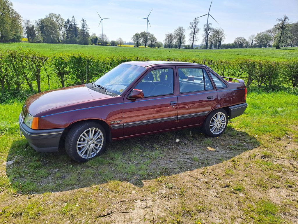 Bild des Angebotes Opel KADETT E 1.6i BEAUTY, Autom*TÜV 6/27*H-Kz*TOP !