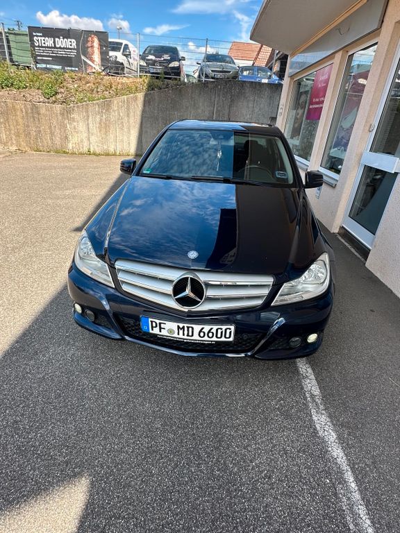 Bild des Angebotes Mercedes-Benz 220