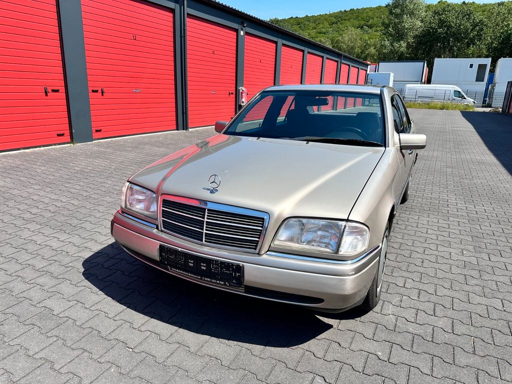 Mercedes-Benz C 180