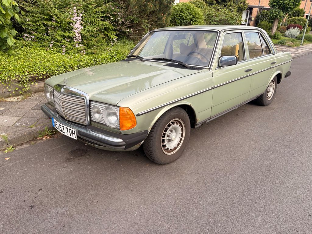 Bild des Angebotes Mercedes-Benz W123 250