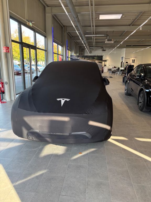 Tesla Model Y Maximale Reichweite RWD , AHK