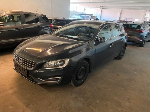 Bild des Angebotes Volvo V60 Kombi Summum