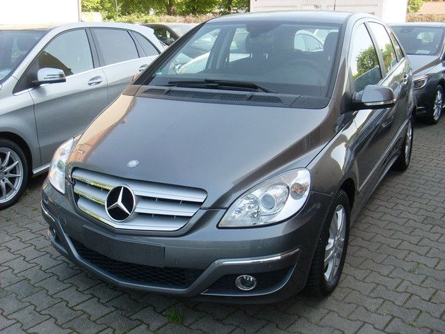Bild des Angebotes Mercedes-Benz B 180 Automatik / Akt. Park. / Sitzheizung