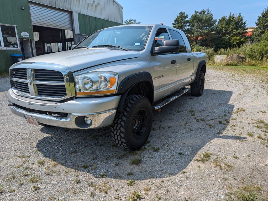 Bild des Angebotes Dodge RAM Mega Cab TÜV 05/28 5.7L HEMI Heavy Duty