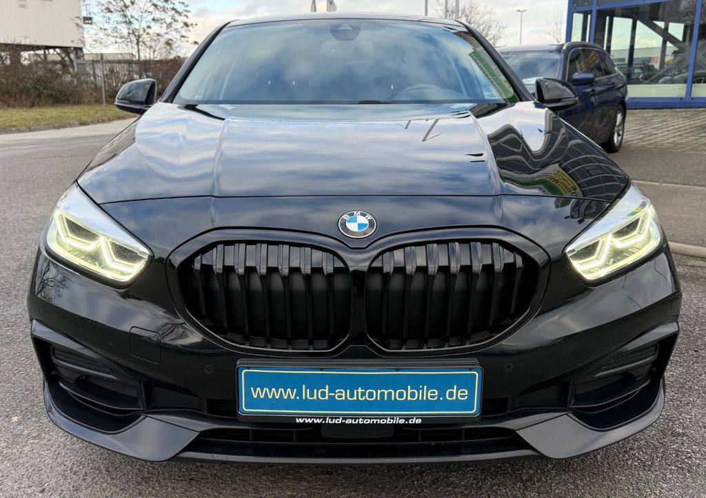 Bild des Angebotes BMW 120 d Sport Line ,Leder,LED, CarPlay