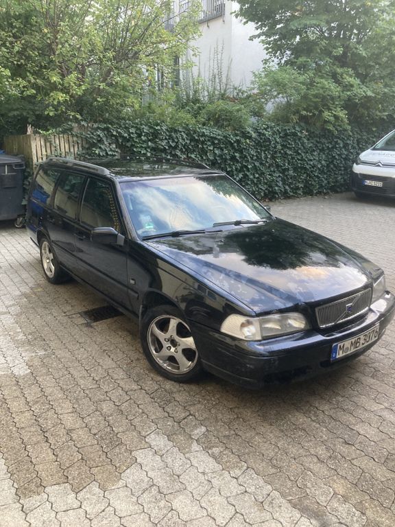 Volvo V70 2.5