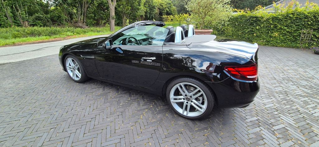 Bild des Angebotes Mercedes-Benz SLC 180