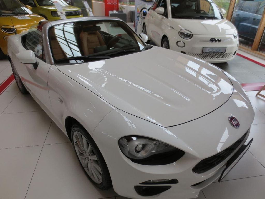 Bild des Angebotes Fiat 124 Spider Lusso