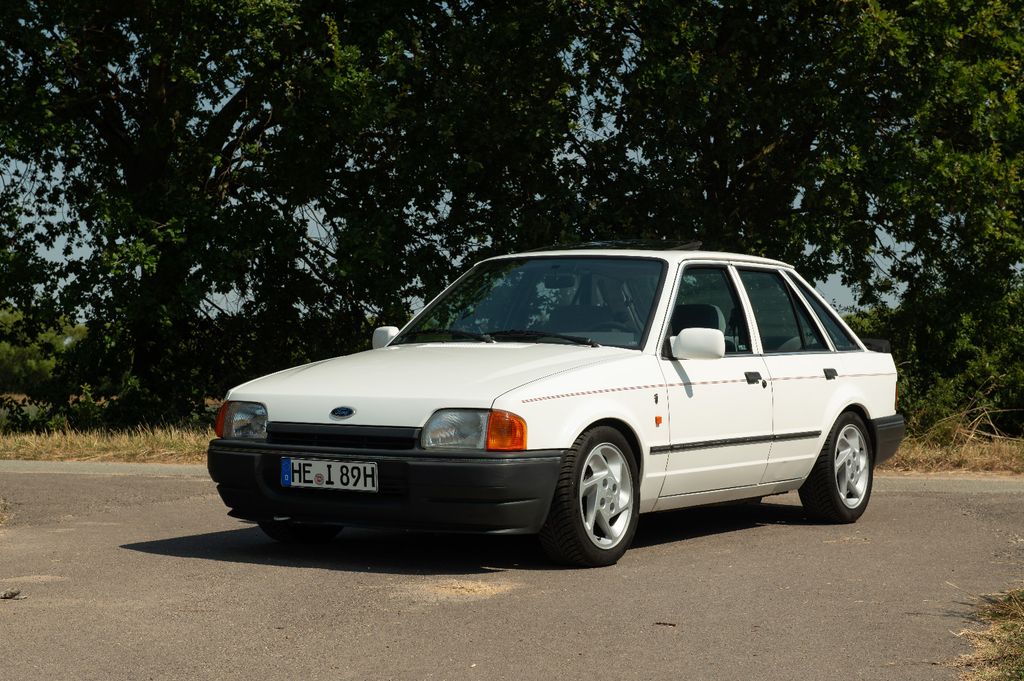 Bild des Angebotes Ford Escort 1.6 Ghia