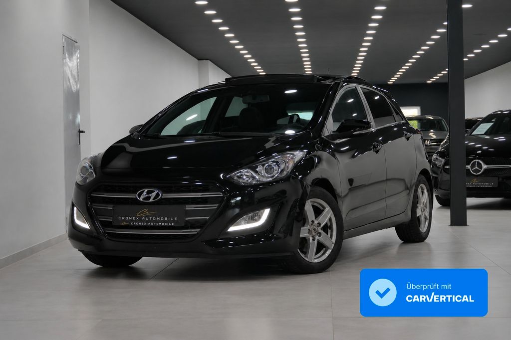 Hyundai i30 1.6 GDI Passion/PANO/Kamera/Sport/Xenon/Navi
