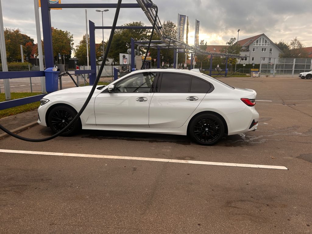 Bild des Angebotes BMW 330d Advantage Automatik Advantage