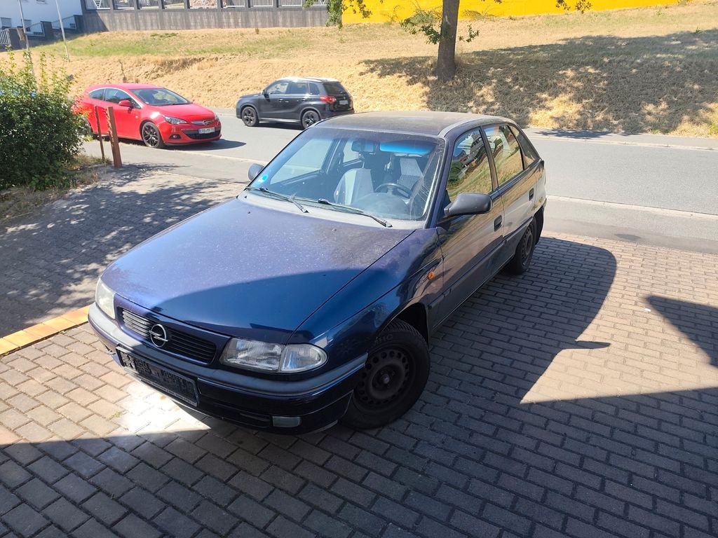Opel Astra 1.6 16V - TÜV 11/27