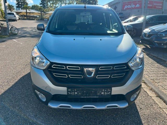 Bild des Angebotes Dacia Lodgy Stepway Plus*NAVI*PDC*CAM*AHK*1-HAND*