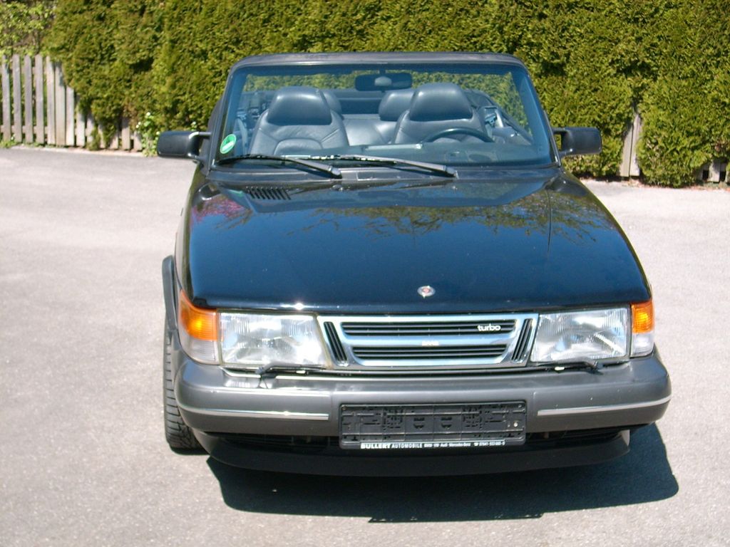 Saab 900 Turbo-Aero Cabrio mit roter APC-Box