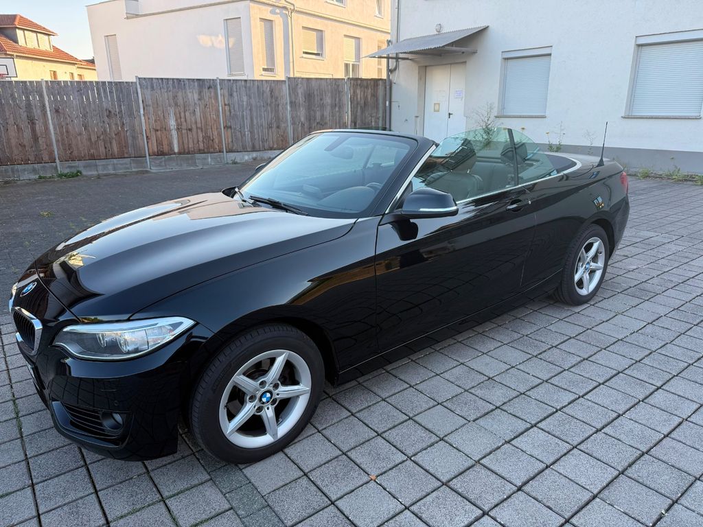 BMW 218i Cabrio Advantage - schwarz - TOP gepflegt