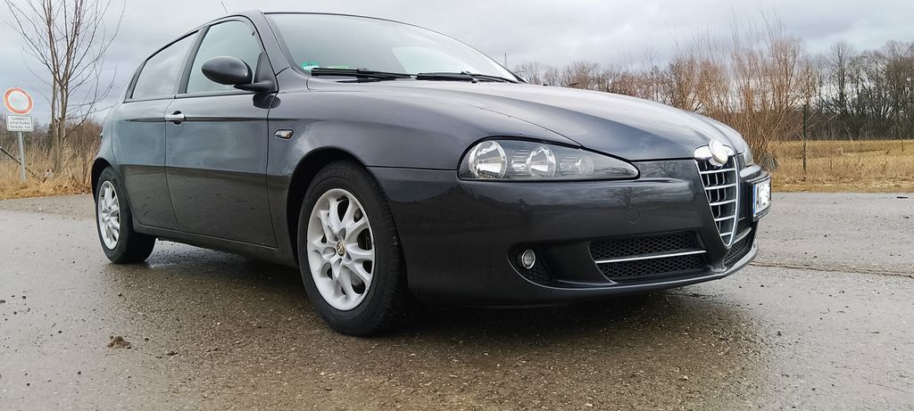 Bild des Angebotes Alfa Romeo 147 1.6 16V TS 120 PS Sportfahrwerk
