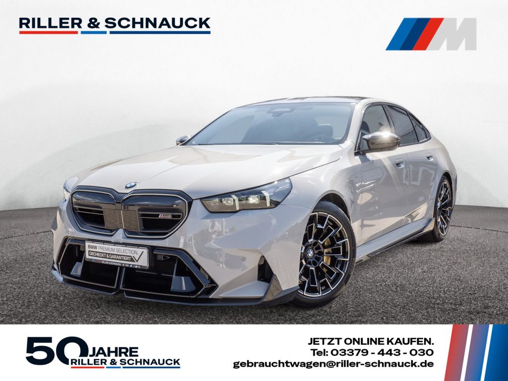 Bild des Angebotes BMW M5 xDrive KREIDE NAVI B&W ACC SITZBELÜFTUNG 360°