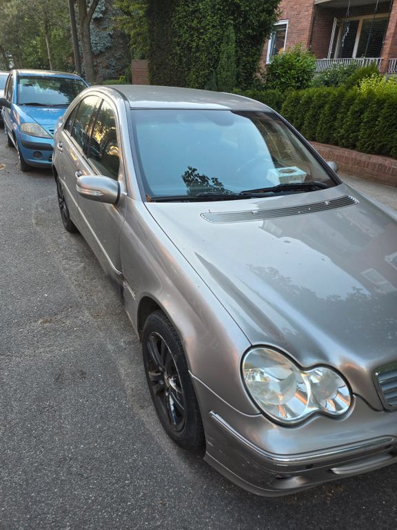 Bild des Angebotes Mercedes-Benz 240