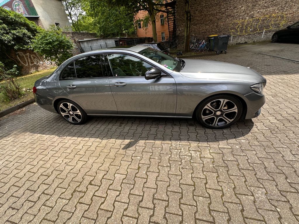Bild des Angebotes Mercedes-Benz 220