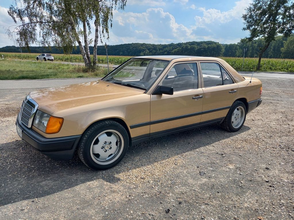 Bild des Angebotes Mercedes-Benz E 230 W 124 Oldtimer H Kennzeichen