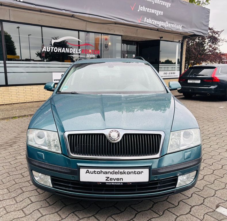 Skoda Octavia Combi Elegance/2.0FSI/Xenon