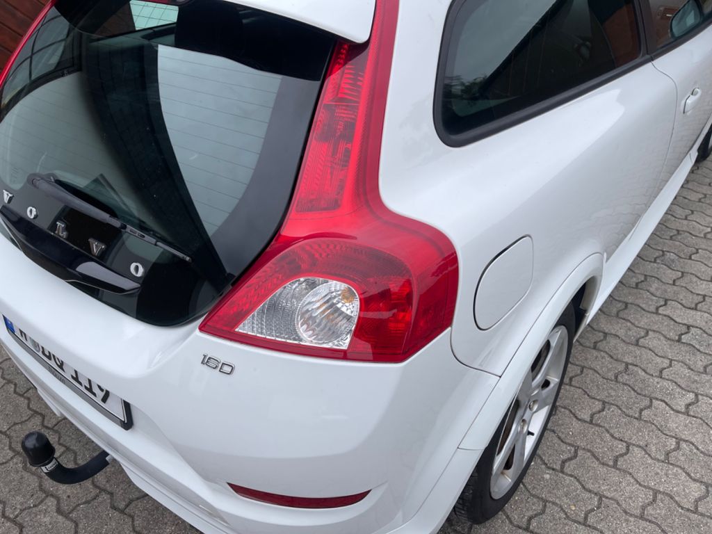 Bild des Angebotes Volvo C30 1.6D DRIVe R-Design AHK SHZ Leder, gepflegt