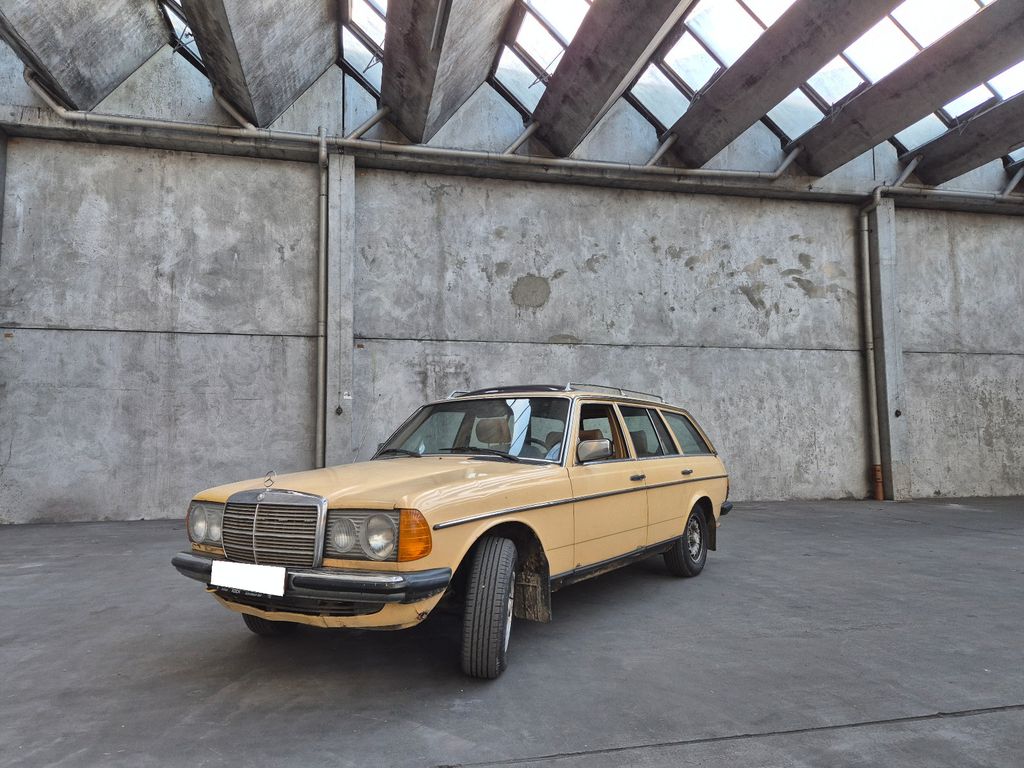Bild des Angebotes Mercedes-Benz W123 S123 300TD 5-Zylinder 2.Hand