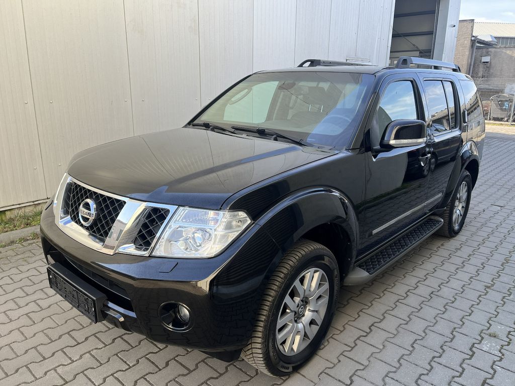 Nissan Pathfinder 3.0 dCi LE.Navi.AHK.SHZ.7 Sitzer