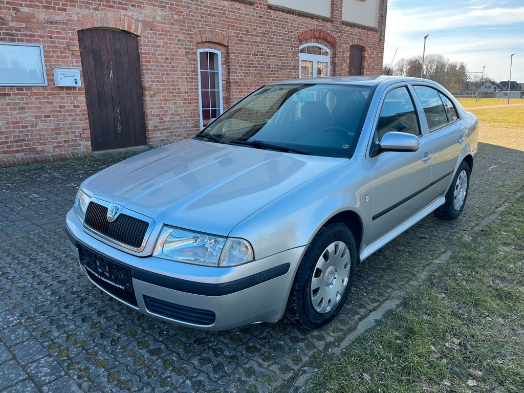 Bild des Angebotes Skoda Octavia Lim. Tour 1.6 *Klimaanlage/TÜV NEU*