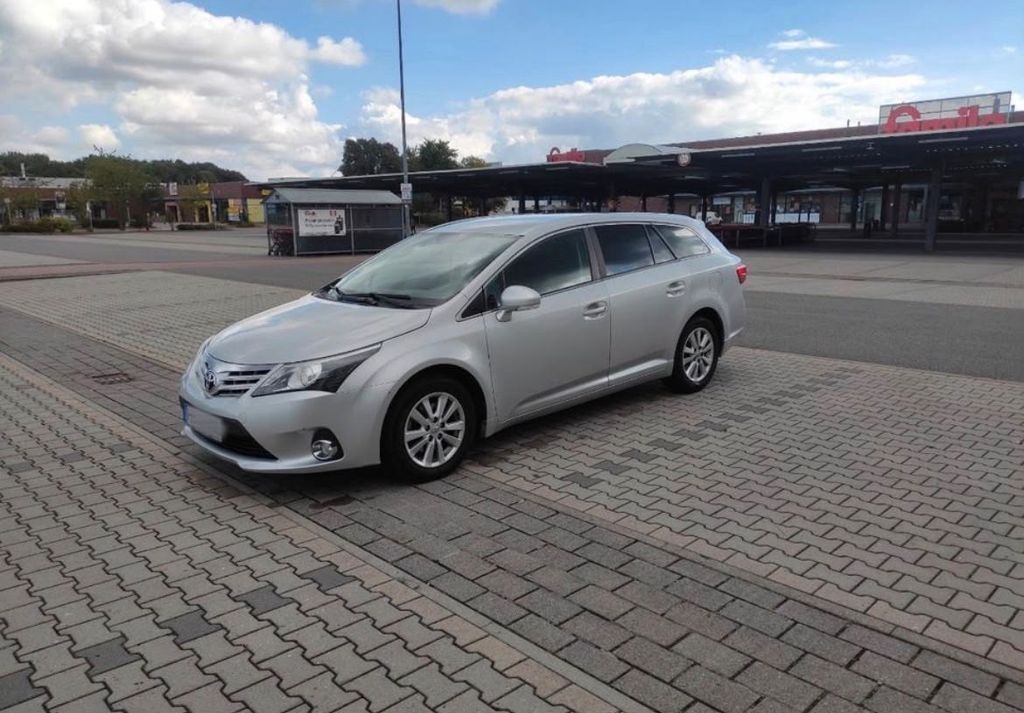 Bild des Angebotes Toyota Avensis Combi 2,0-l-D-4D -